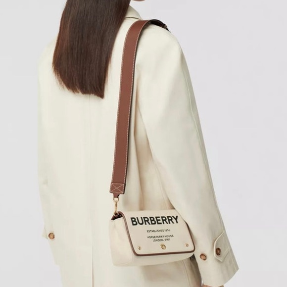 Burberry Handbags - Burberry Horseferry crossbody bag